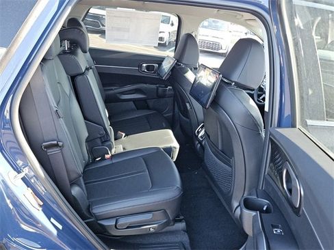 New 2025 Kia Sorento S image 11