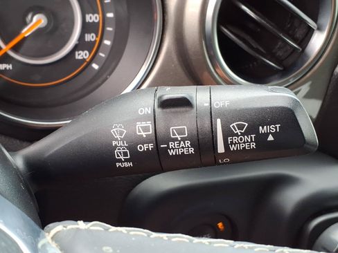 Used 2019 Jeep Wrangler Unlimited Sahara AWD/4WD image 30
