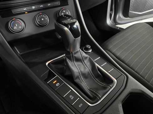 Certified 2022 Volkswagen Jetta S FWD image 25