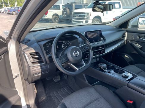 Used 2024 Nissan Rogue SV AWD/4WD image 11