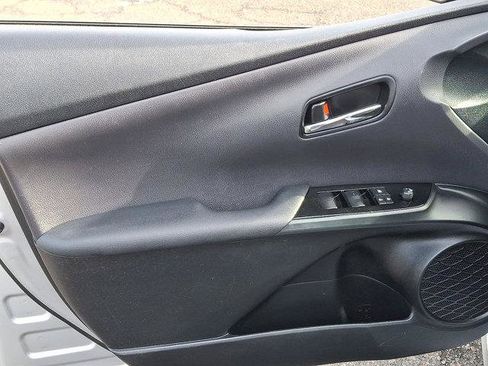 Certified 2022 Toyota Prius LE FWD image 12