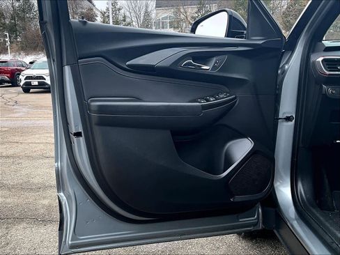 Used 2023 Chevrolet TrailBlazer RS w/ Convenience Package image 9