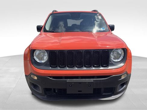 Used 2016 Jeep Renegade Latitude w/ Popular Equipment Group AWD/4WD image 18