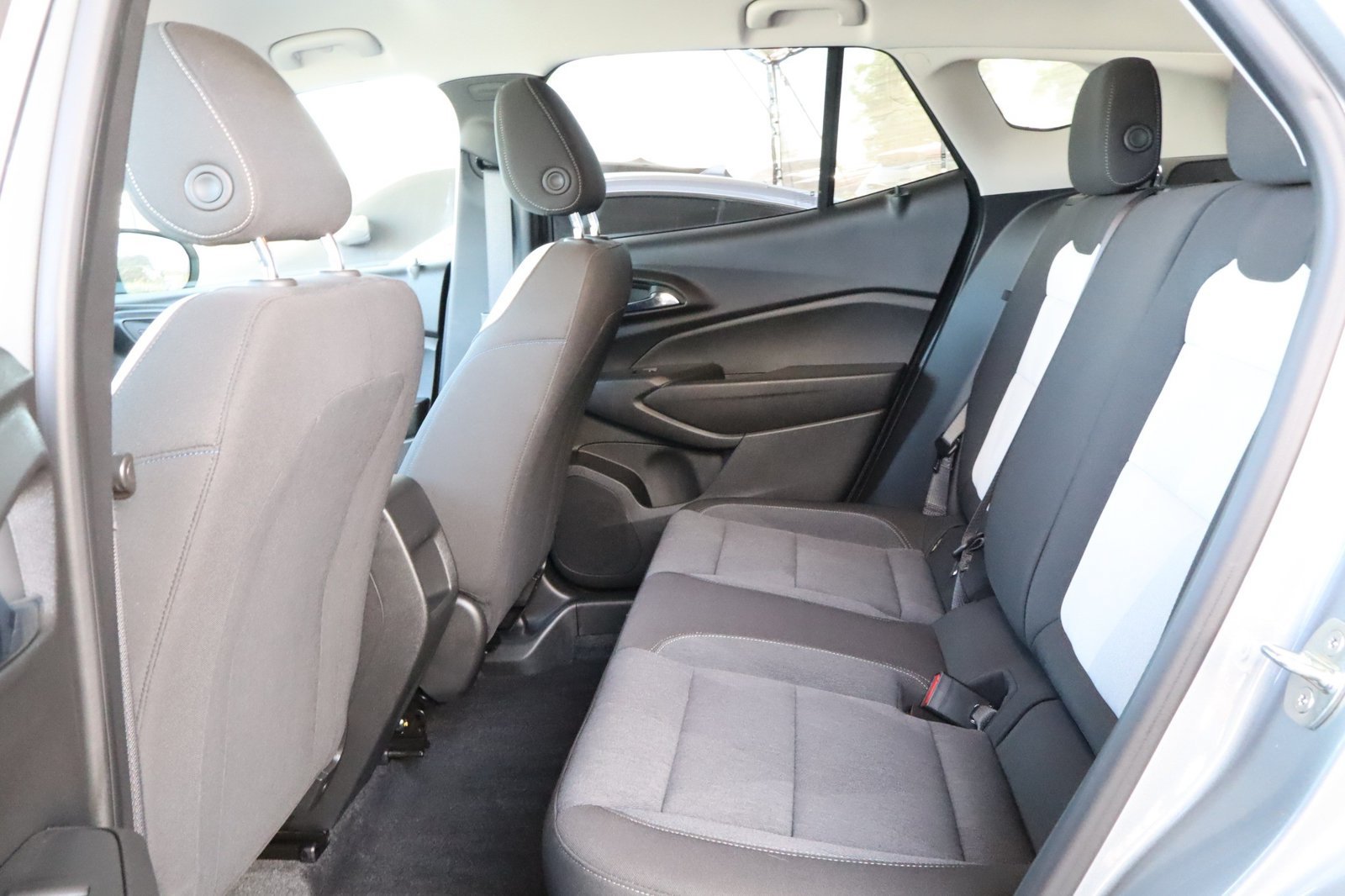 Used 2024 Chevrolet Trax LS FWD image 36