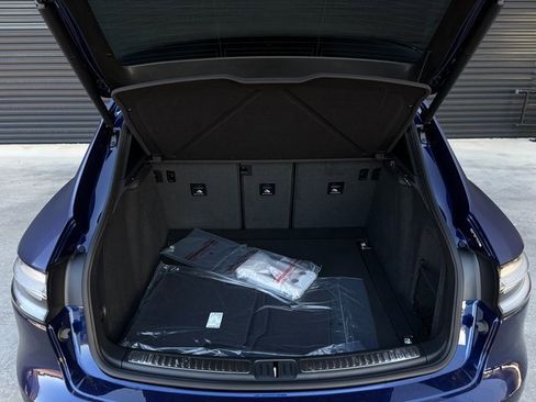 Certified 2026 Porsche Macan image 25