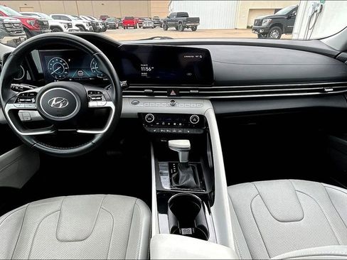 Used 2023 Hyundai Elantra Limited w/ Cargo Package image 18