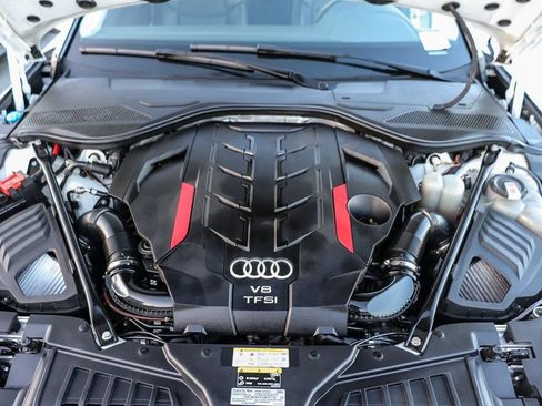 Used 2022 Audi S8 AWD/4WD image 31