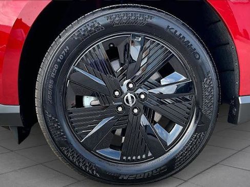 Certified 2025 Nissan Murano SV image 10