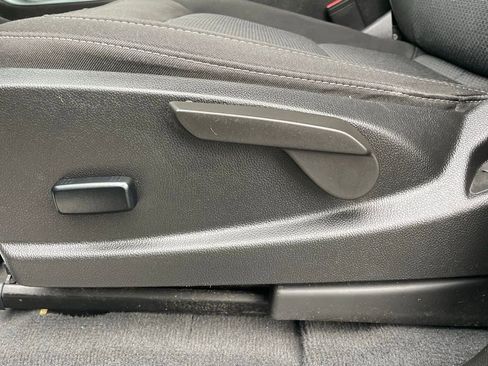 Used 2022 Chevrolet Colorado LT image 31