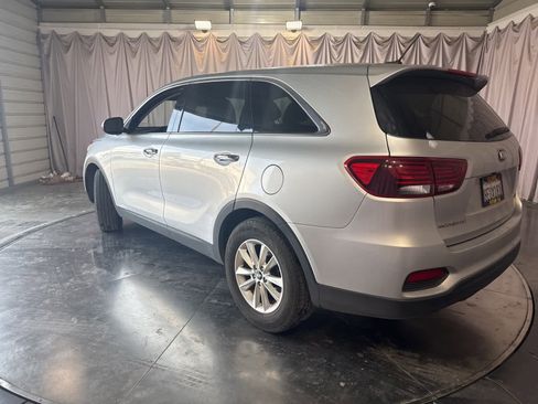 Used 2019 Kia Sorento L image 5