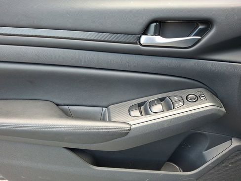 Certified 2025 Nissan Altima 2.5 SV FWD image 14