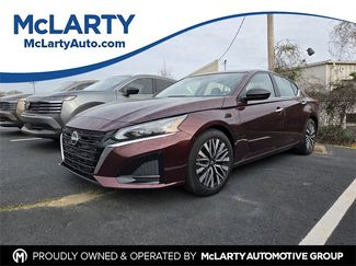 Used 2025 Nissan Altima 2.5 SV video 1