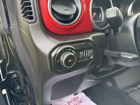 Used 2022 Jeep Wrangler Unlimited Rubicon AWD/4WD image 26