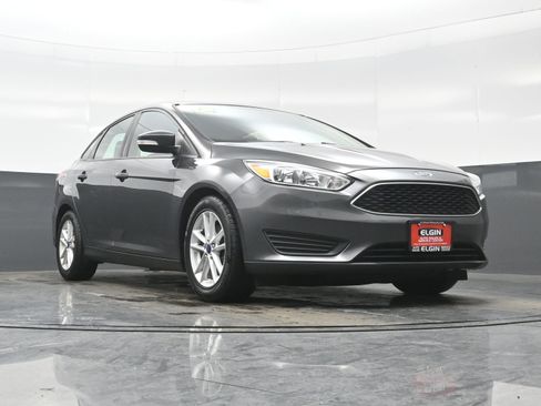 Used 2015 Ford Focus SE image 31