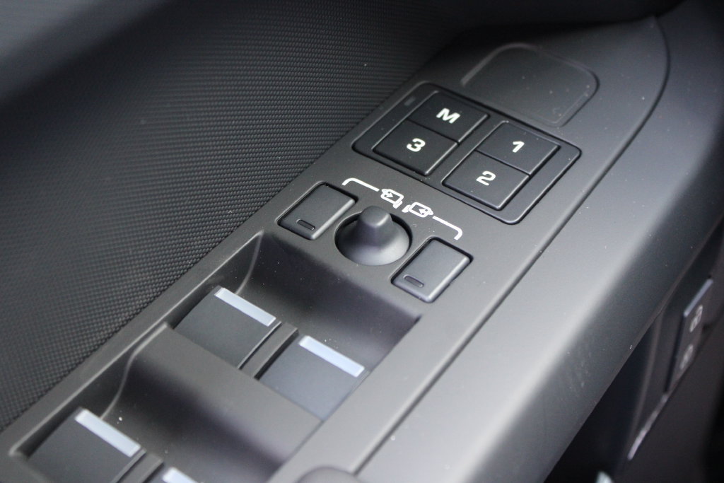 New 2026 Land Rover Defender 110 S AWD/4WD image 19