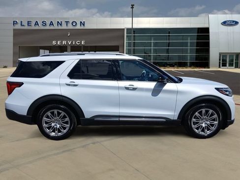 Certified 2026 Ford Explorer Platinum RWD image 6