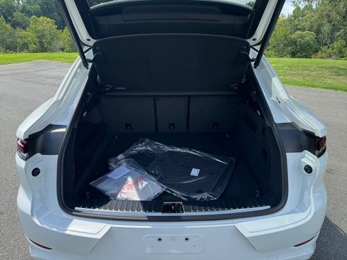 New 2025 Porsche Cayenne Coupe image 17