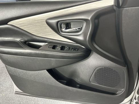 Used 2017 Nissan Murano SV image 33