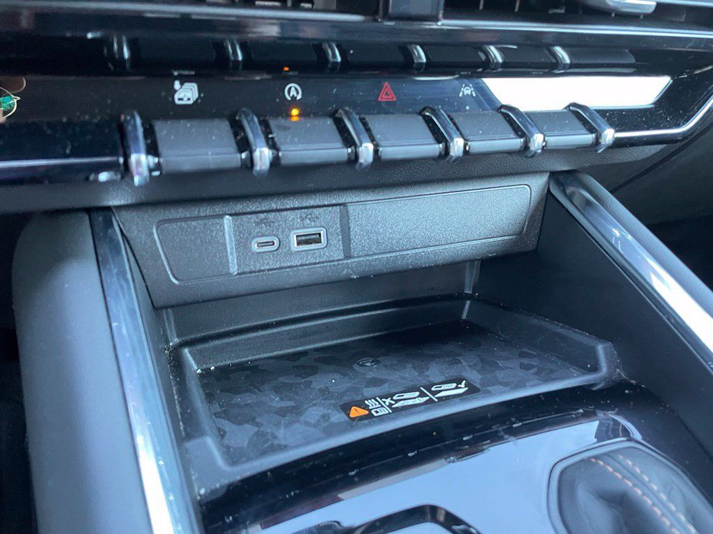 Used 2025 GMC Canyon AT4 w/ Nightfall Edition AWD/4WD image 19