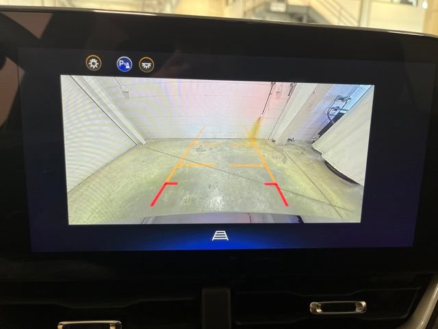 Used 2025 Chevrolet Equinox LT AWD/4WD image 17