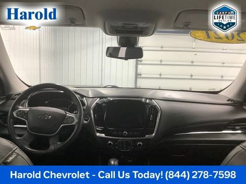 Used 2021 Chevrolet Traverse RS image 15