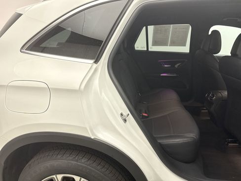 Used 2024 Mercedes-Benz GLC 300 4MATIC image 18