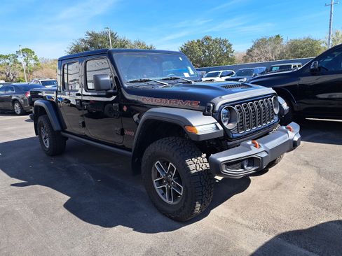 Used 2025 Jeep Gladiator Mojave w/ Safety Group image 6
