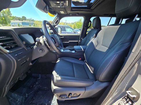 Used 2026 Lexus GX 550 w/ Accessory Package (31) AWD/4WD image 22