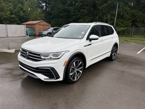 Used 2023 Volkswagen Tiguan SEL R-Line AWD/4WD image 2