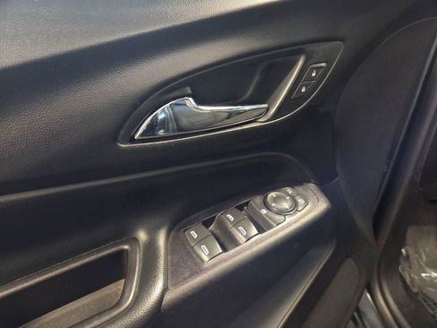 Used 2018 Chevrolet Equinox LT image 39