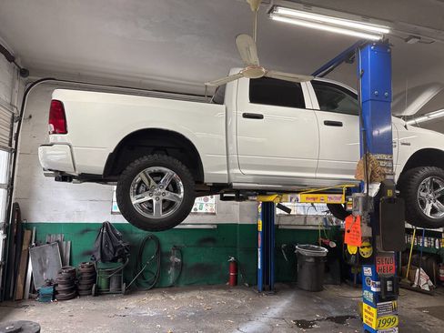 Used 2017 RAM 1500 Express w/ Express Value Package image 3