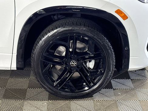 New 2026 Volkswagen Tiguan SE R-Line AWD/4WD image 23