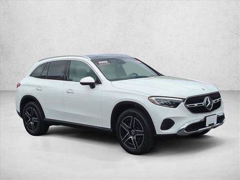 Used 2026 Mercedes-Benz GLC 300 image 3