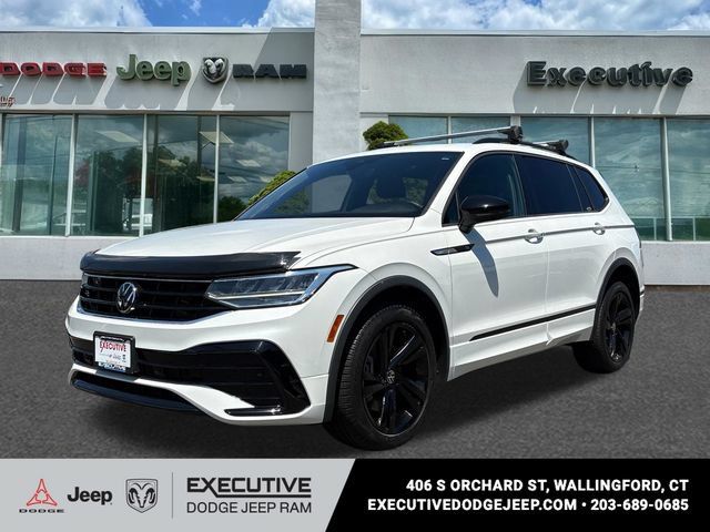 Used 2023 Volkswagen Tiguan SE R-Line AWD/4WD image 1
