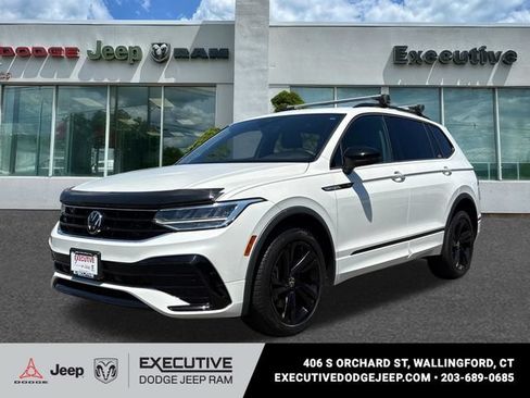 Used 2023 Volkswagen Tiguan SE R-Line AWD/4WD image 1
