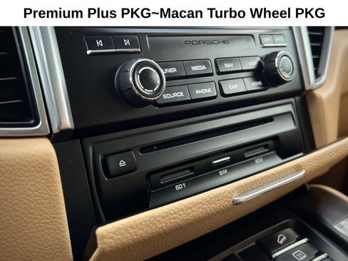 Used 2017 Porsche Macan AWD/4WD image 56