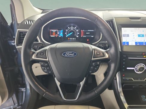 Used 2019 Ford Edge Titanium w/ Cold Weather Package AWD/4WD image 9