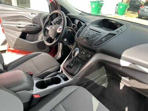 Used 2016 Ford Escape SE image 18
