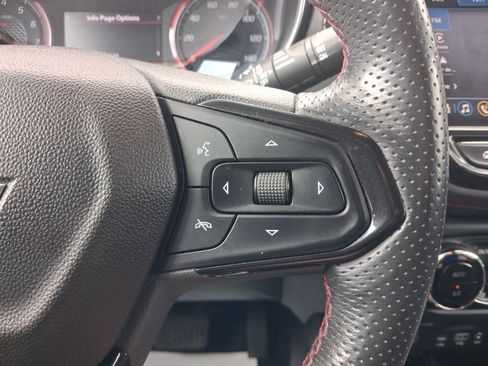 Used 2022 Chevrolet TrailBlazer RS w/ Technology Package FWD image 18