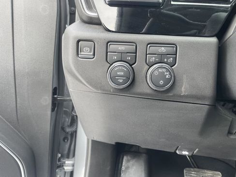 Used 2024 Chevrolet Silverado 1500 LT image 11