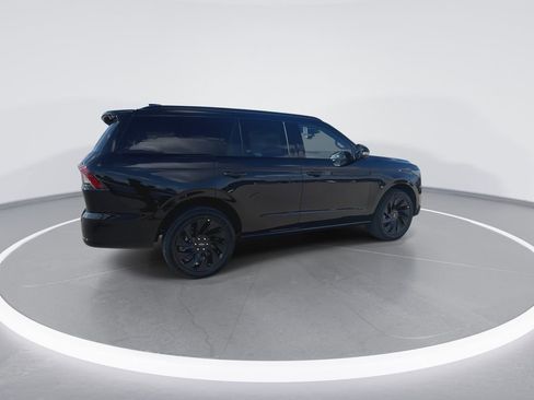 New 2025 Lincoln Navigator Reserve w/ Jet Appearance Package image 8