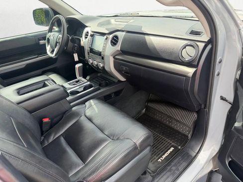 Used 2020 Toyota Tundra SR5 w/ SR5 Upgrade Package AWD/4WD image 22