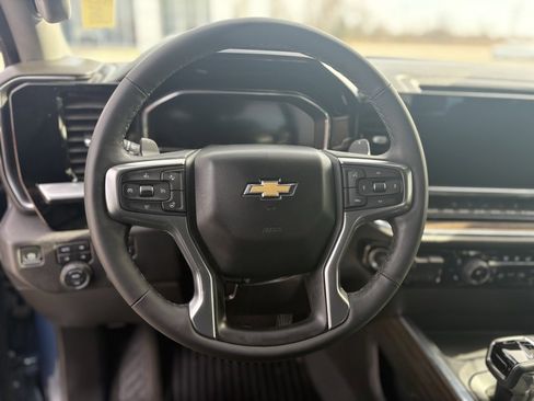 Used 2024 Chevrolet Silverado 1500 LT w/ Z71 Off-Road Package image 13