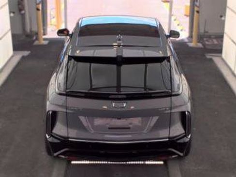 Used 2024 Cadillac Lyriq Tech RWD image 9