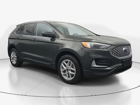 Used 2024 Ford Edge SEL image 2