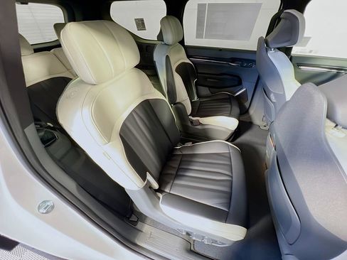 New 2026 Kia EV9 GT-Line image 25