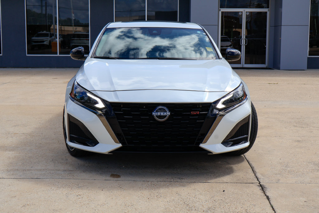 Used 2024 Nissan Altima 2.5 SR w/ SR Premium Package FWD image 23