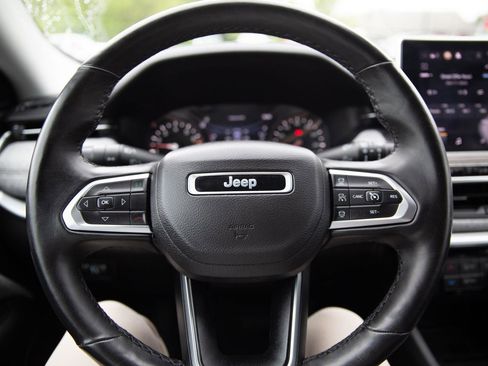 Used 2022 Jeep Compass Latitude AWD/4WD image 11
