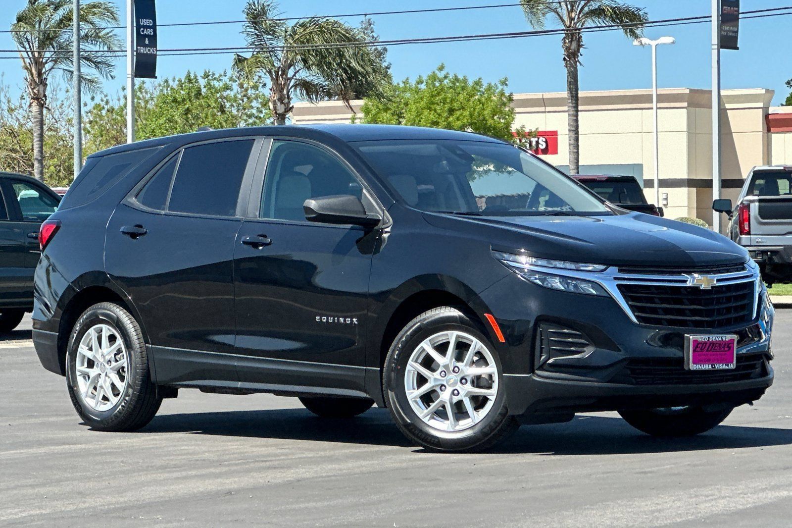 Used 2023 Chevrolet Equinox LS w/ LPO, Floor Liner Package FWD image 2