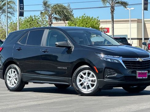 Used 2023 Chevrolet Equinox LS w/ LPO, Floor Liner Package FWD image 2